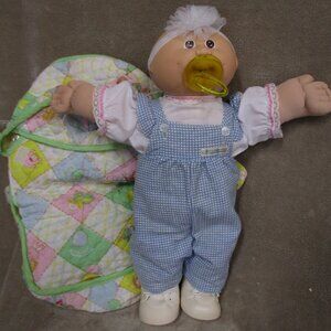 Vintage Cabbage Patch Kid girl 16 in doll/w pacifier CPK outfit and doll carrier